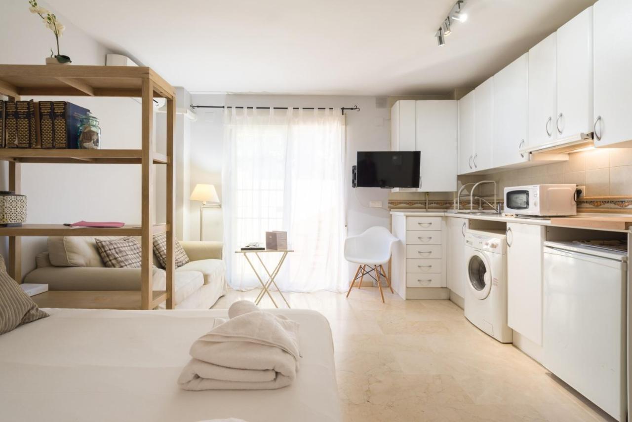 Studio Pedrega Apartment Malaga Exterior photo